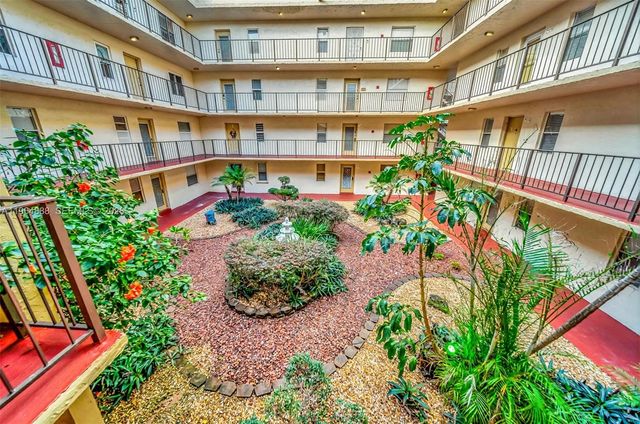 2801 Somerset Dr 215, Lauderdale Lakes, FL 33311