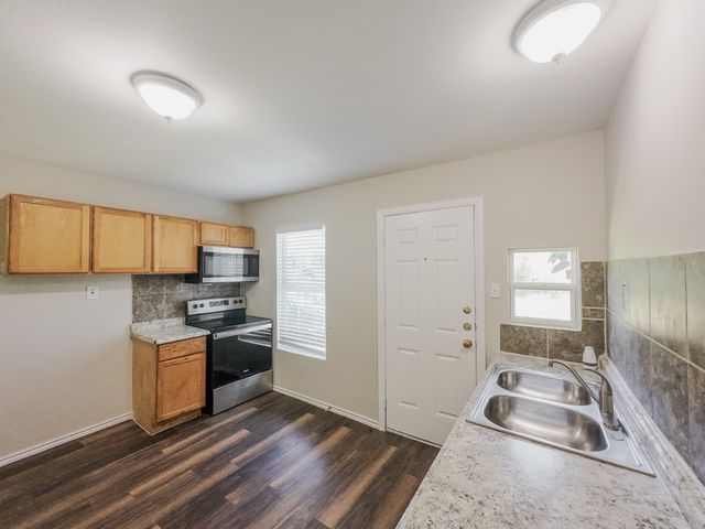 2461 Volga Avenue, Dallas, TX 75216