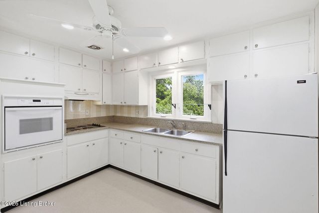 3143 Pamela Way, Louisville, KY 40220