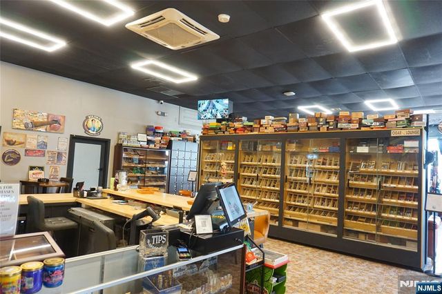 699-701 Frelinghuysen Avenue, Newark, NJ 07114