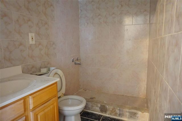 699-701 Frelinghuysen Avenue, Newark, NJ 07114