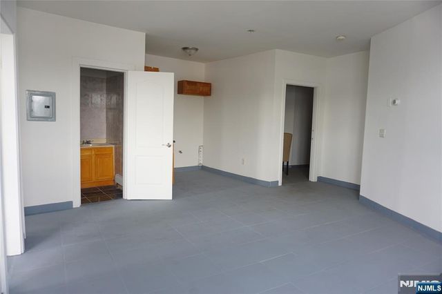 699-701 Frelinghuysen Avenue, Newark, NJ 07114