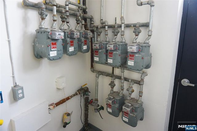 699-701 Frelinghuysen Avenue, Newark, NJ 07114