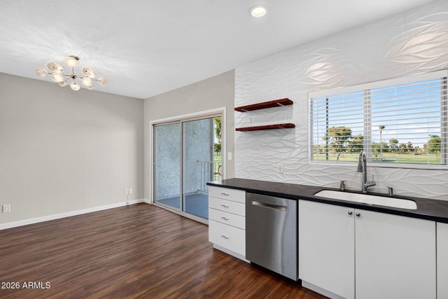 2524 S EL PARADISO Drive 40, Mesa, AZ 85202