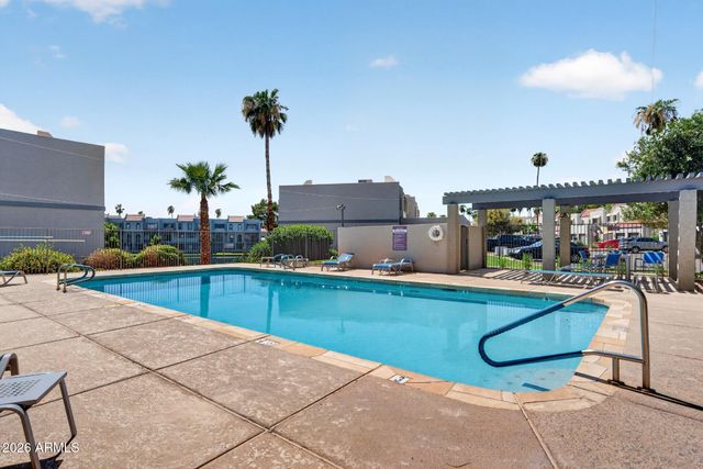 2524 S EL PARADISO Drive 40, Mesa, AZ 85202