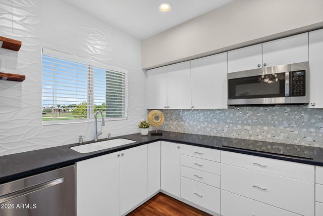 2524 S EL PARADISO Drive 40, Mesa, AZ 85202