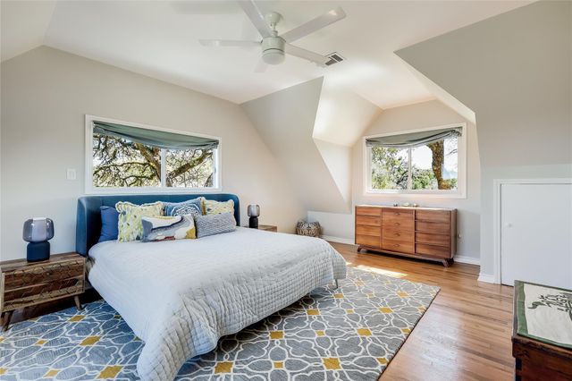 8004 Golden Oaks LN, Austin, TX 78737