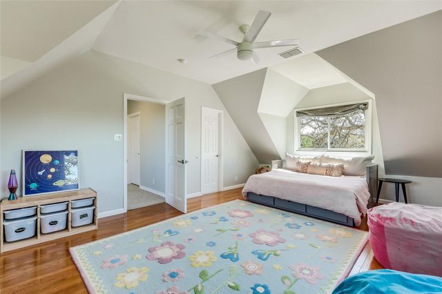 8004 Golden Oaks LN, Austin, TX 78737