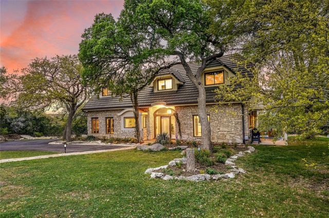 8004 Golden Oaks LN, Austin, TX 78737