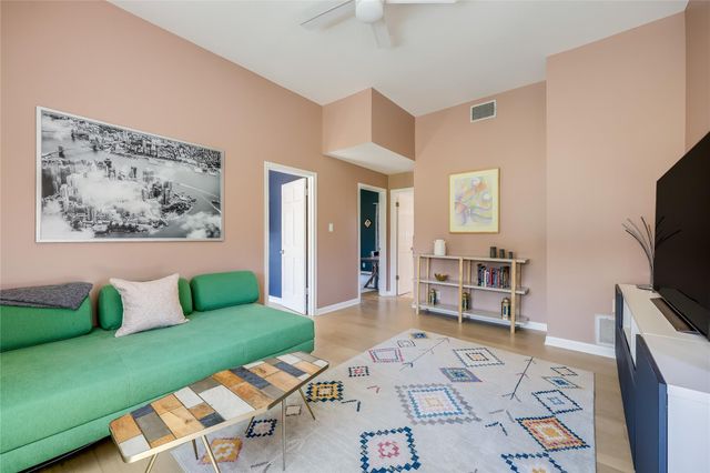 8004 Golden Oaks LN, Austin, TX 78737