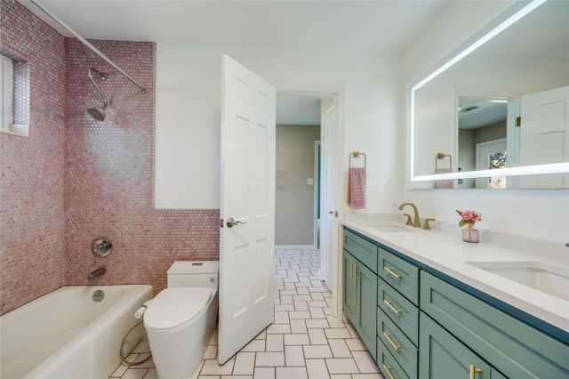 8004 Golden Oaks LN, Austin, TX 78737