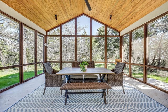 8004 Golden Oaks LN, Austin, TX 78737