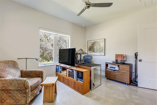 8004 Golden Oaks LN, Austin, TX 78737