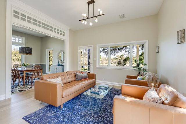 8004 Golden Oaks LN, Austin, TX 78737