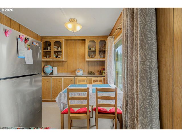 13045 Se STARK St 109, Portland, OR 97233