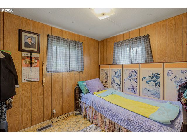 13045 Se STARK St 109, Portland, OR 97233