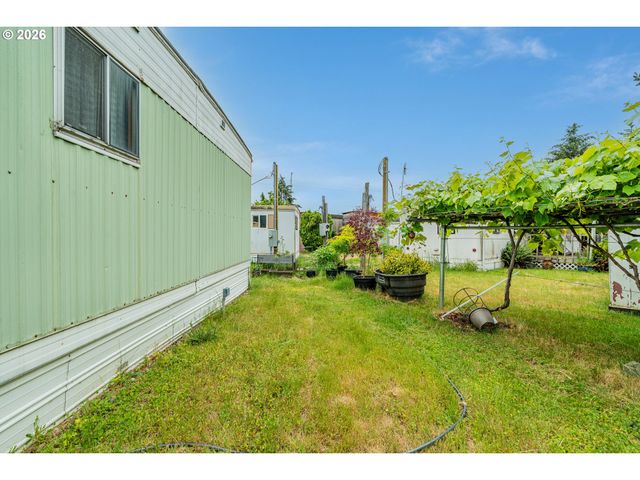 13045 Se STARK St 109, Portland, OR 97233