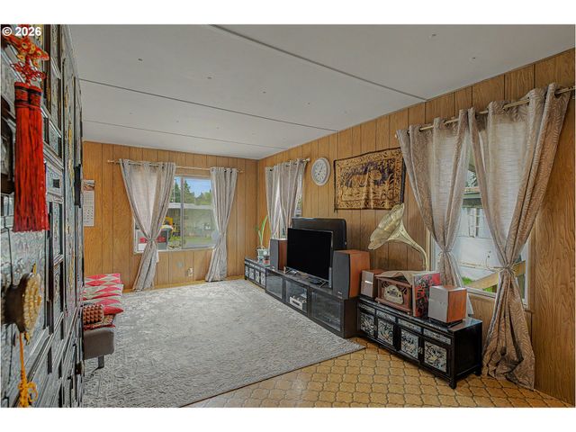 13045 Se STARK St 109, Portland, OR 97233