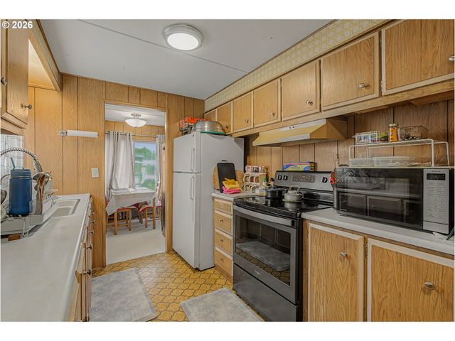 13045 Se STARK St 109, Portland, OR 97233