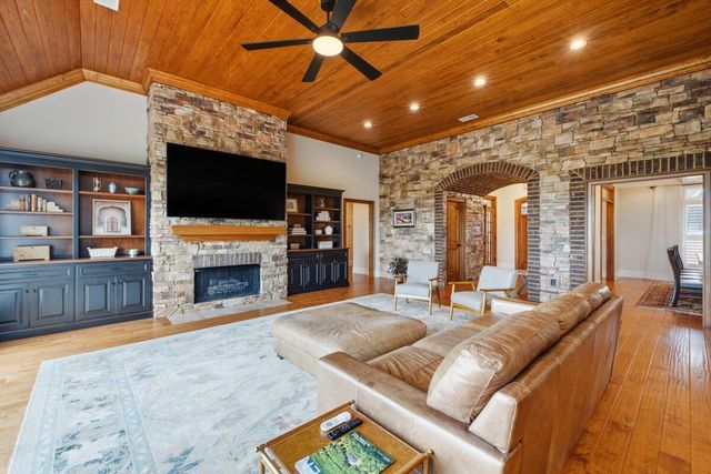 9976 Deer Ridge Drive, Ooltewah, TN 37363