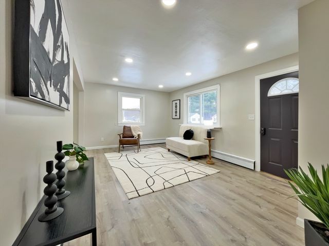 46 Holland Dr, East Longmeadow, MA 01028