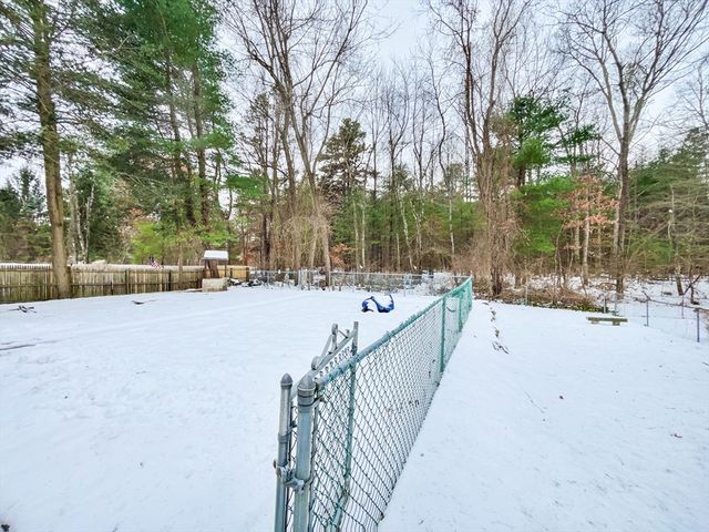 46 Holland Dr, East Longmeadow, MA 01028