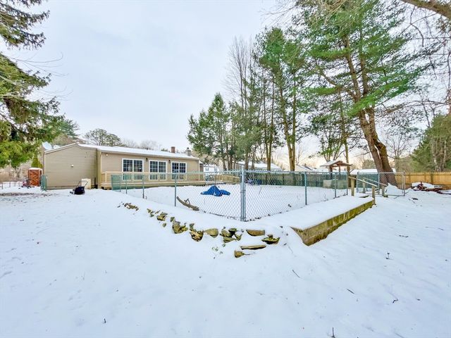 46 Holland Dr, East Longmeadow, MA 01028