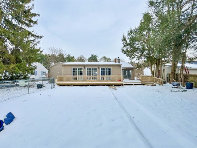 46 Holland Dr, East Longmeadow, MA 01028