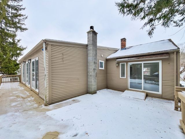 46 Holland Dr, East Longmeadow, MA 01028