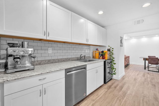 6921 Cypress Road Apt B19, Plantation, FL 33317