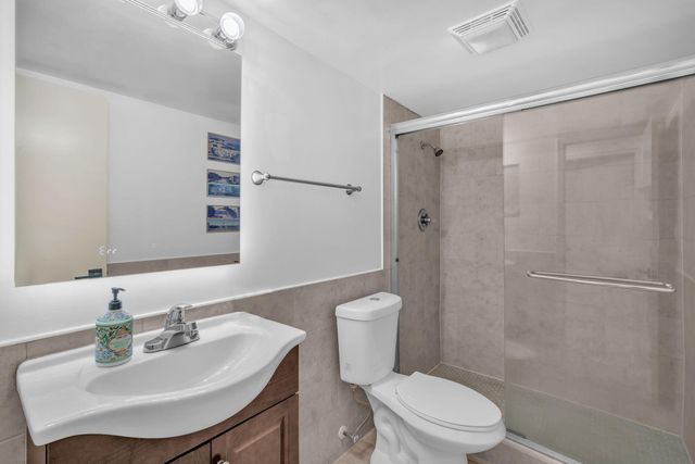 6921 Cypress Road Apt B19, Plantation, FL 33317