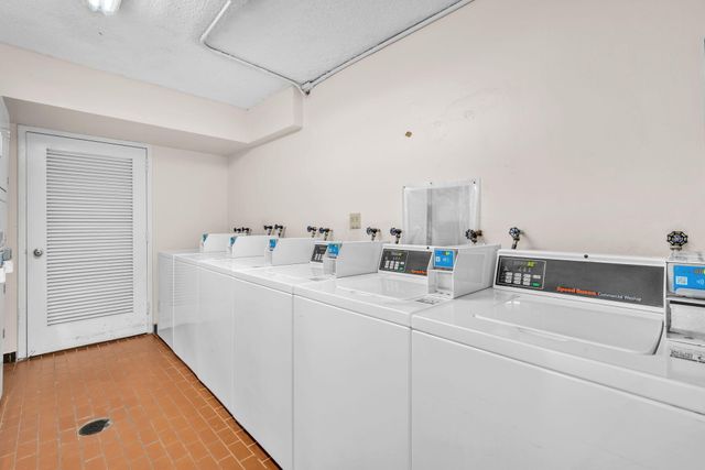 6921 Cypress Road Apt B19, Plantation, FL 33317