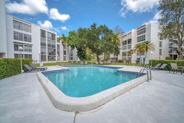 6921 Cypress Road Apt B19, Plantation, FL 33317