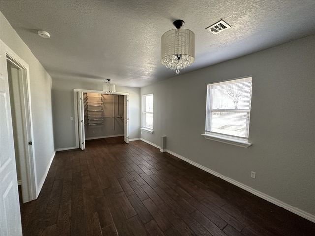 1004 SE 4Th Street, Bentonville, AR 72712