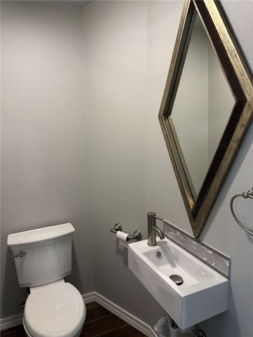 1004 SE 4Th Street, Bentonville, AR 72712