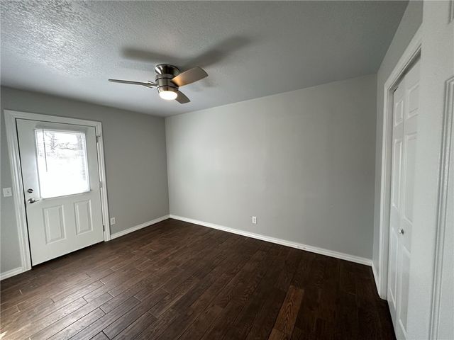 1004 SE 4Th Street, Bentonville, AR 72712