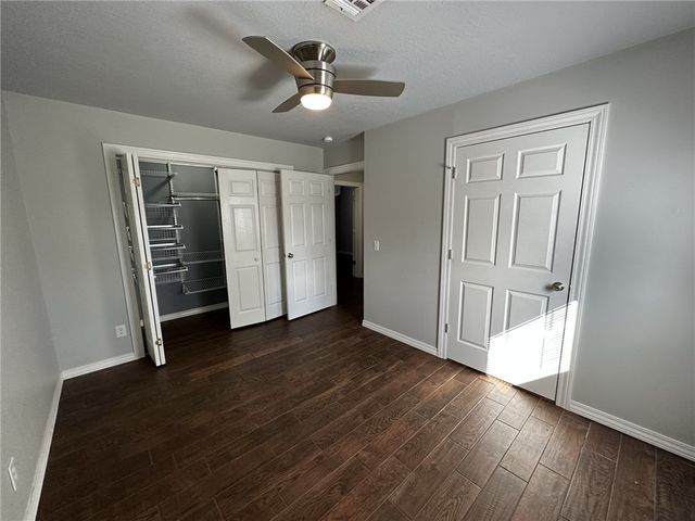 1004 SE 4Th Street, Bentonville, AR 72712