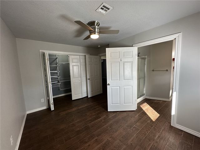 1004 SE 4Th Street, Bentonville, AR 72712