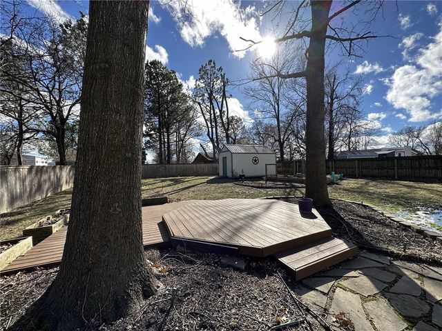 1004 SE 4Th Street, Bentonville, AR 72712