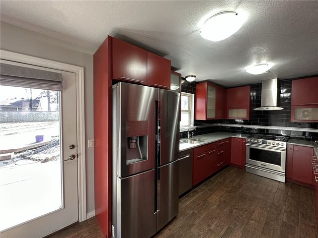 1004 SE 4Th Street, Bentonville, AR 72712