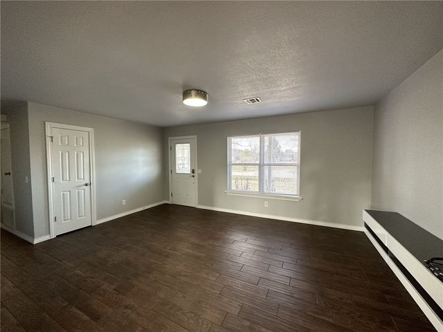 1004 SE 4Th Street, Bentonville, AR 72712