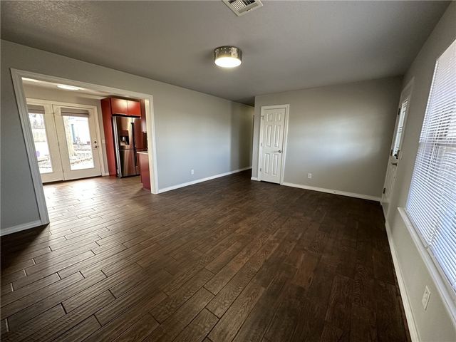 1004 SE 4Th Street, Bentonville, AR 72712