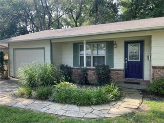 1004 SE 4Th Street, Bentonville, AR 72712