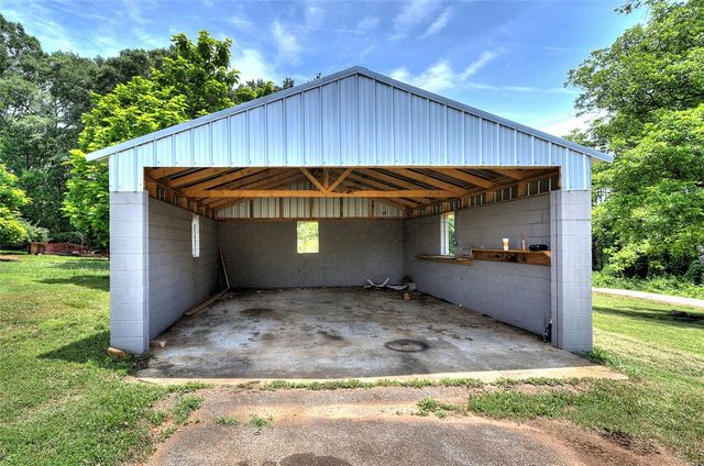 19 Clemson Street, Liberty, SC 29657