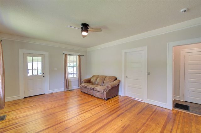 19 Clemson Street, Liberty, SC 29657