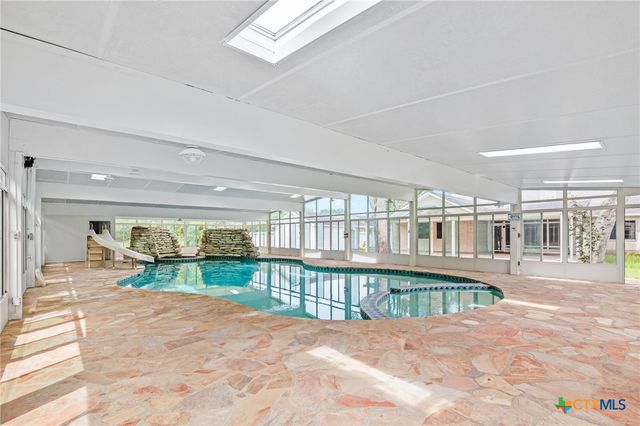 2018 County Road 125, Edna, TX 77957