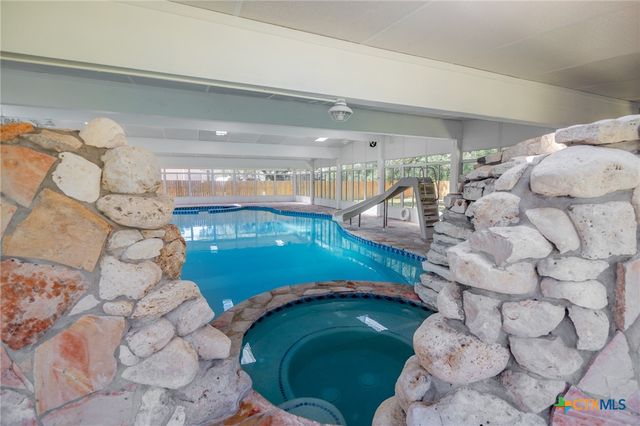 2018 County Road 125, Edna, TX 77957