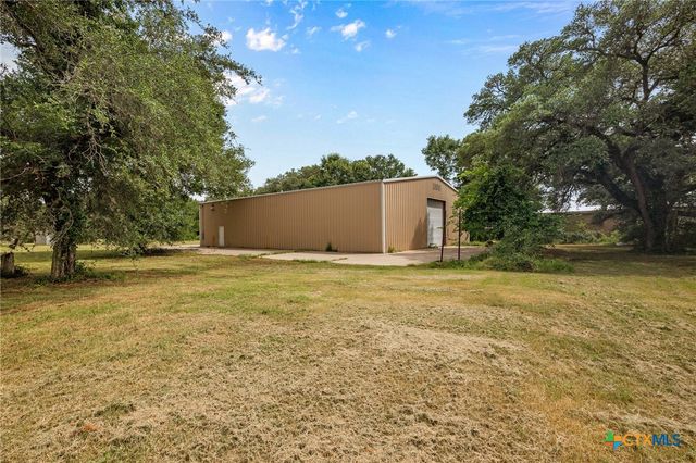 2018 County Road 125, Edna, TX 77957