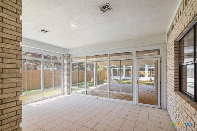 2018 County Road 125, Edna, TX 77957