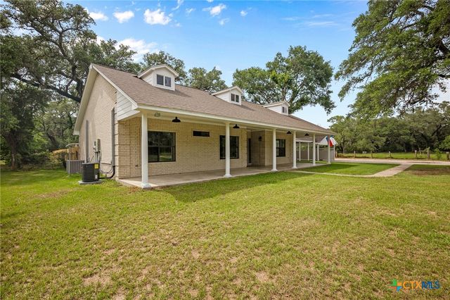 2018 County Road 125, Edna, TX 77957